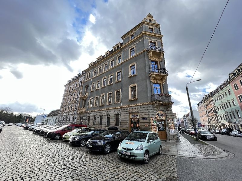 Pfotenhauer70_Außenansicht08, 3-Zimmer-Familienwohnung mit 2 Balkonen im 1.Obergeschoss - mit Fahrstuhl und Kellerraum